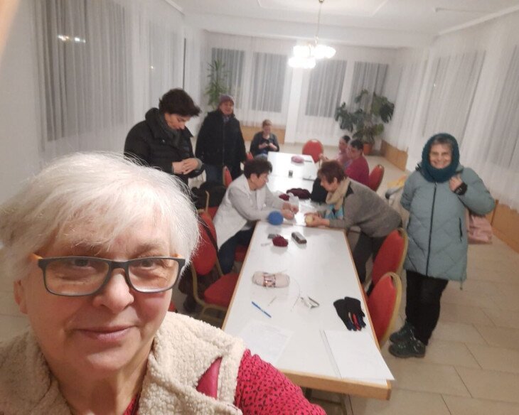 „Ma is divat a kötés, ha követjük a trendet” – Kötőklub alakult a TÁMK-ban