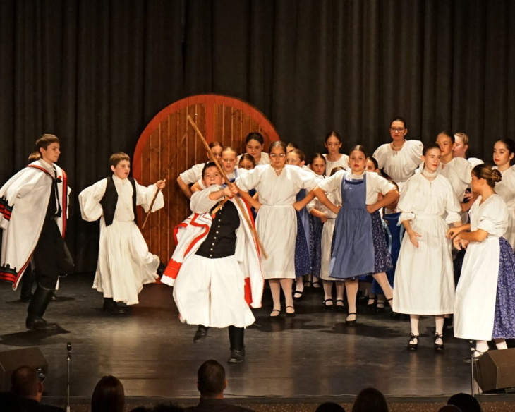 Önálló műsorral arattak sikert a Batsányi Táncegyüttes legfiatalabbjai